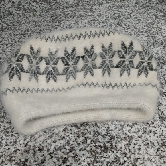 Like New, Angora Rabbit Fur Knit Winter Beret main image 11